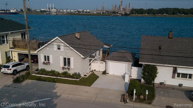 105 Gratiot Boulevard, Marysville, MI 48040