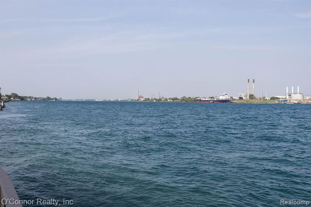 105 Gratiot Boulevard, Marysville, MI 48040