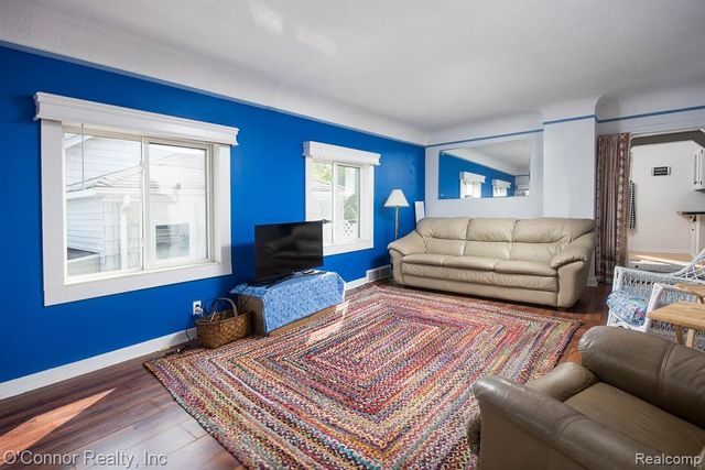 105 Gratiot Boulevard, Marysville, MI 48040