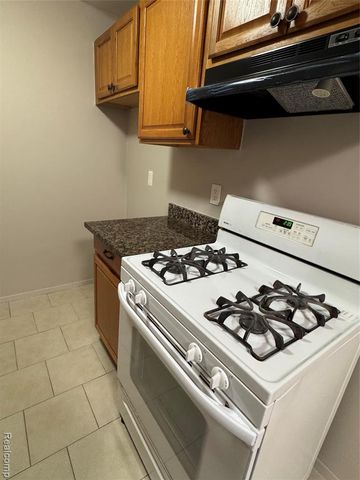 38280 Fairway Court 140B, Clinton Township, MI 48038