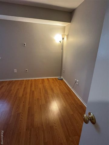 38280 Fairway Court 140B, Clinton Township, MI 48038