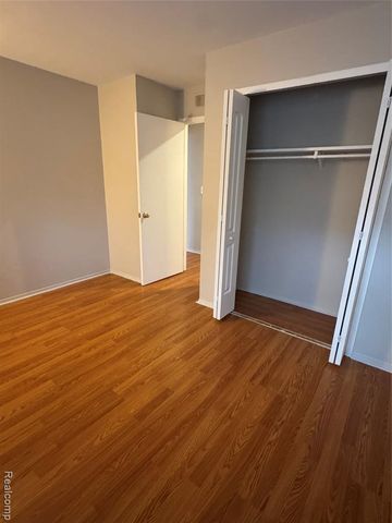 38280 Fairway Court 140B, Clinton Township, MI 48038