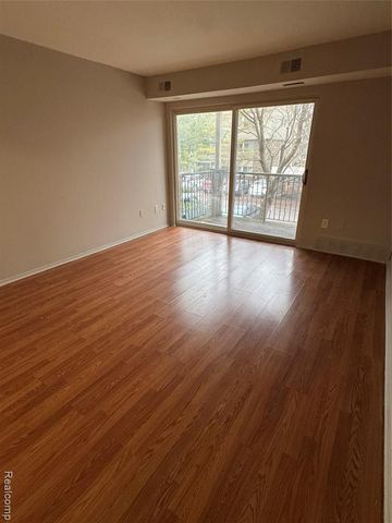 38280 Fairway Court 140B, Clinton Township, MI 48038