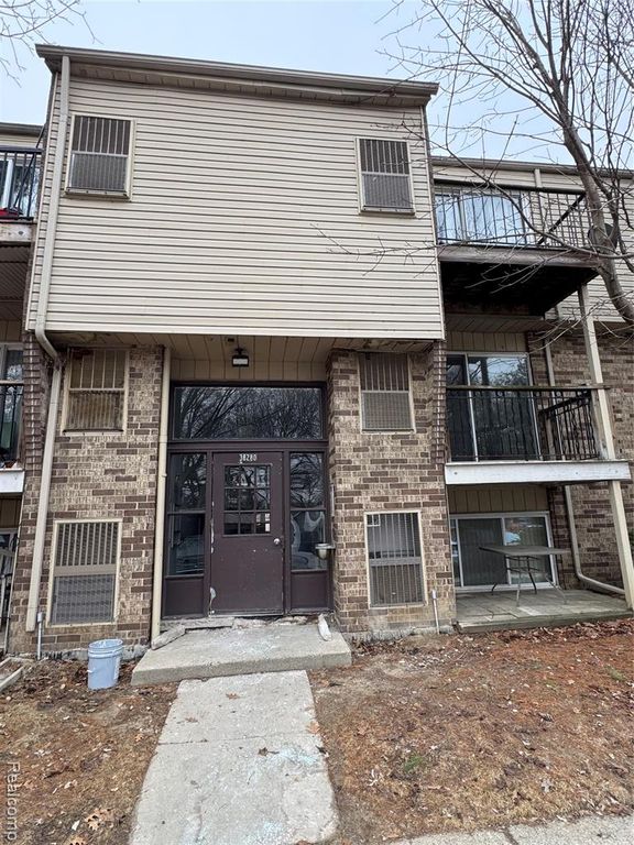 38280 Fairway Court 140B, Clinton Township, MI 48038