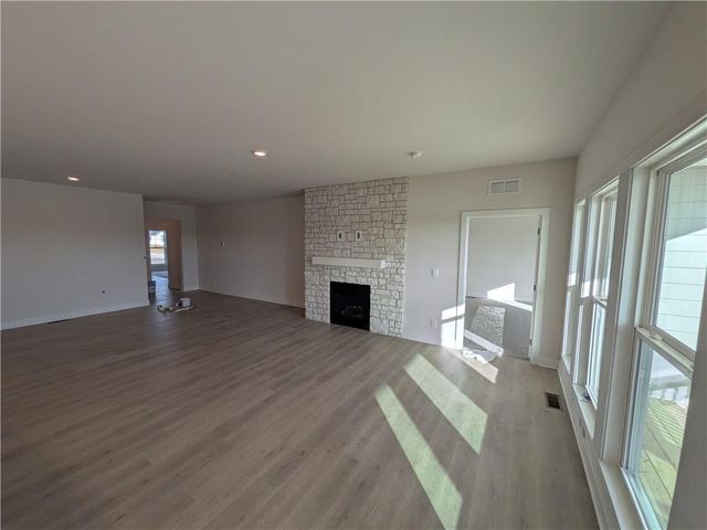 20770 W 188th Terrace, Spring Hill, KS 66083