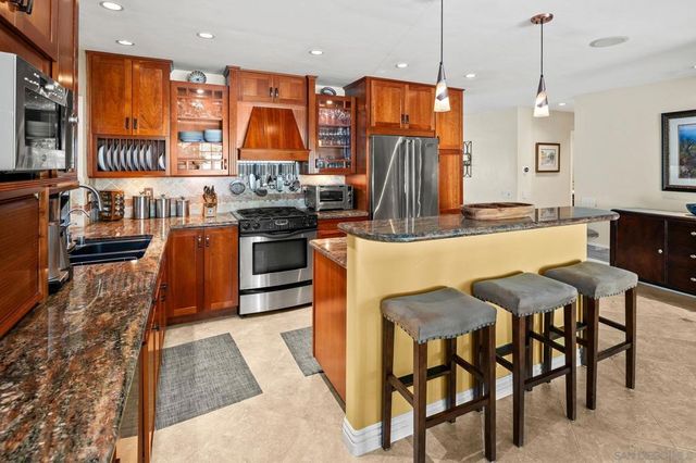 4694 Leathers St, San Diego, CA 92117