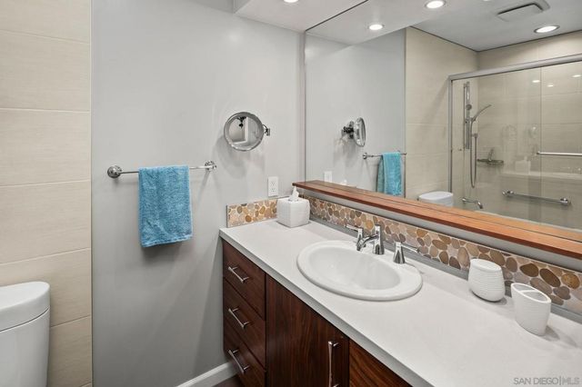 4694 Leathers St, San Diego, CA 92117