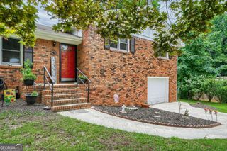 620 Ravenwood Drive, Woodstock, GA 30188