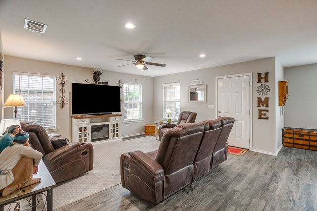 1100 SE 12th Street, Mineral Wells, TX 76067