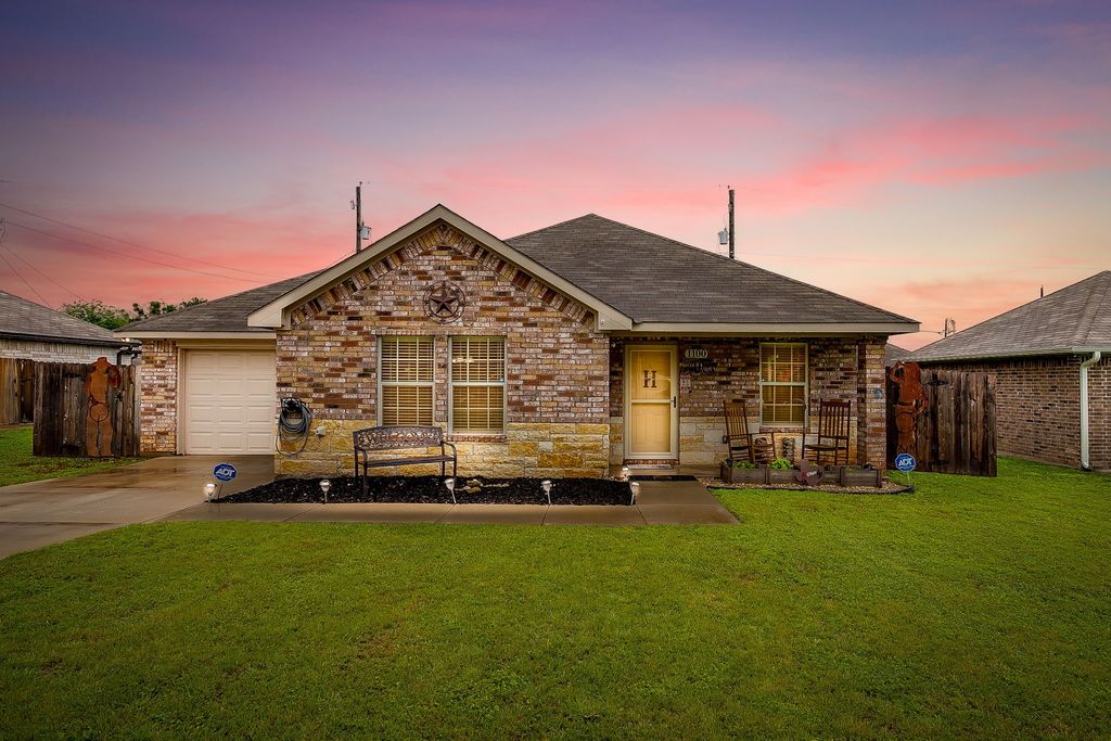 1100 SE 12th Street, Mineral Wells, TX 76067