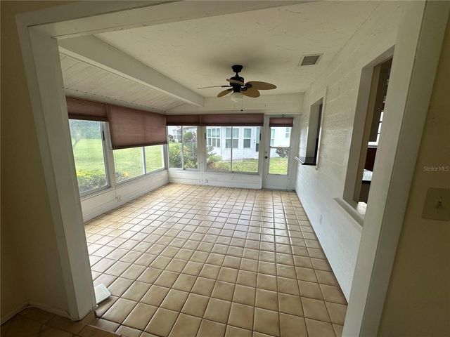 4242 OAKHURST CIRCLE E, Sarasota, FL 34233