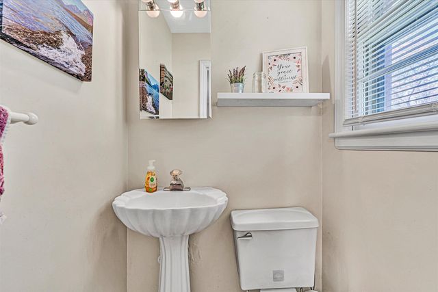 3321 Ledgewood AVE, Roanoke, VA 24018