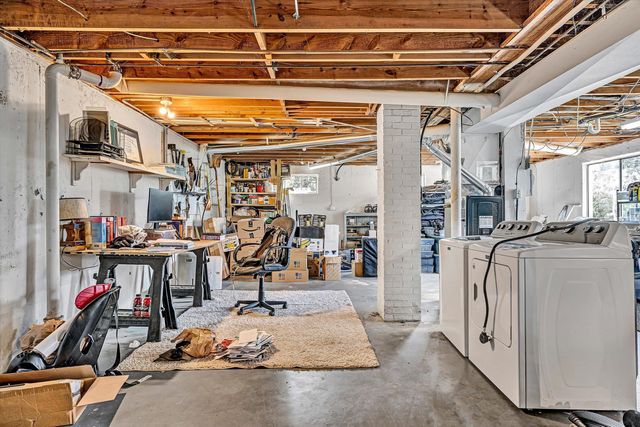 3321 Ledgewood AVE, Roanoke, VA 24018