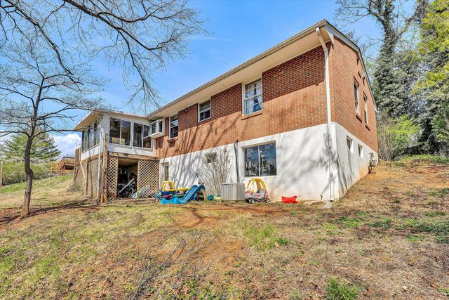 3321 Ledgewood AVE, Roanoke, VA 24018