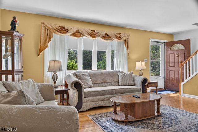 70 Hillview Ave, Franklin Twp., NJ 08823