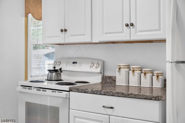 70 Hillview Ave, Franklin Twp., NJ 08823