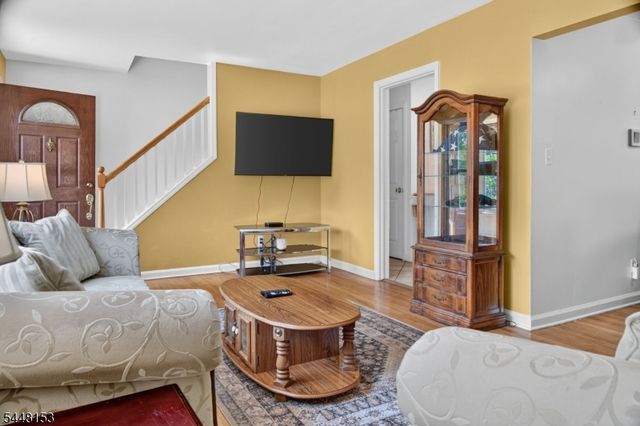 70 Hillview Ave, Franklin Twp., NJ 08823