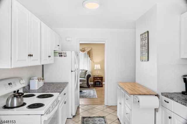70 Hillview Ave, Franklin Twp., NJ 08823