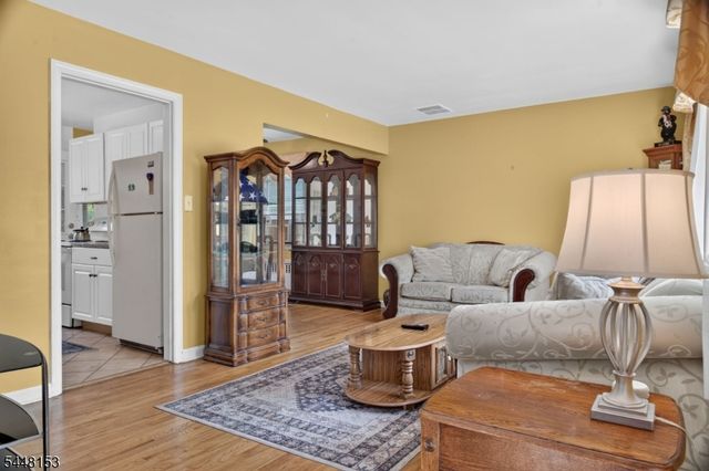 70 Hillview Ave, Franklin Twp., NJ 08823
