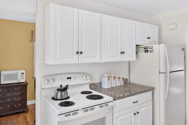 70 Hillview Ave, Franklin Twp., NJ 08823