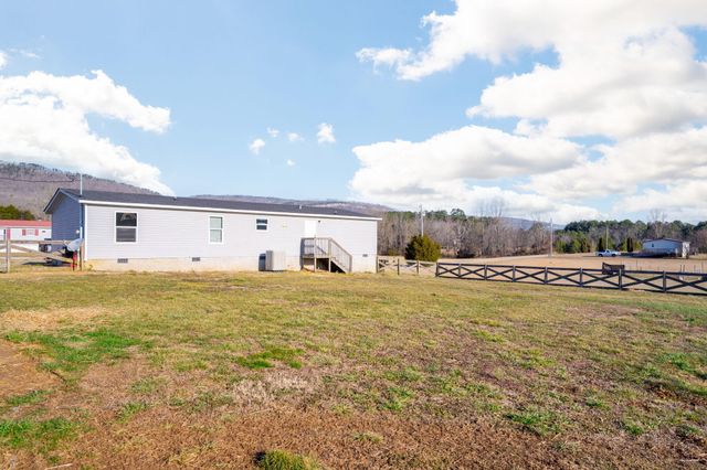 152 Meadow View, Pikeville, TN 37367