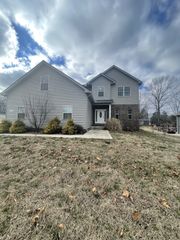 1501 Trainer Rd, Clarksville, TN 37042
