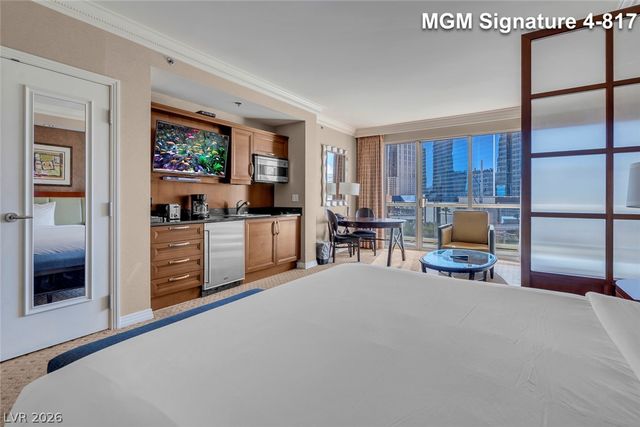 125 East Harmon Avenue 417, Las Vegas, NV 89109