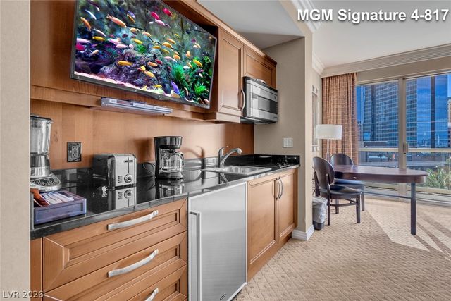 125 East Harmon Avenue 417, Las Vegas, NV 89109