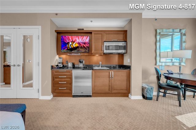 125 East Harmon Avenue 417, Las Vegas, NV 89109