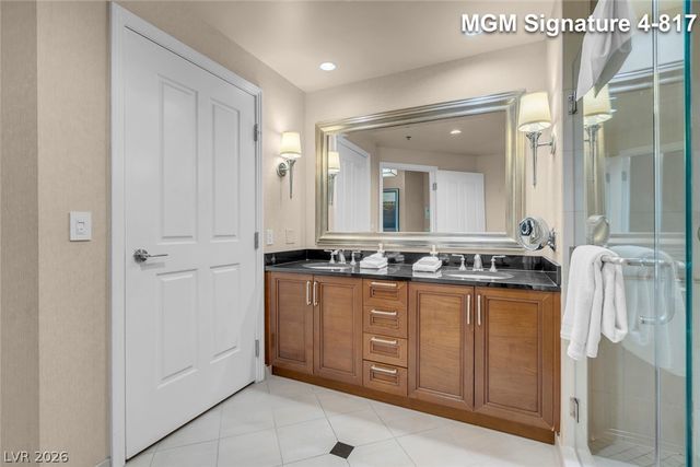 125 East Harmon Avenue 417, Las Vegas, NV 89109