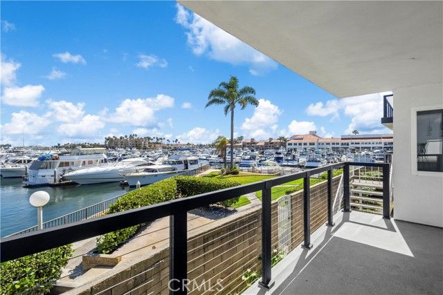 2872 Coast Circle 104, Huntington Beach, CA 92649