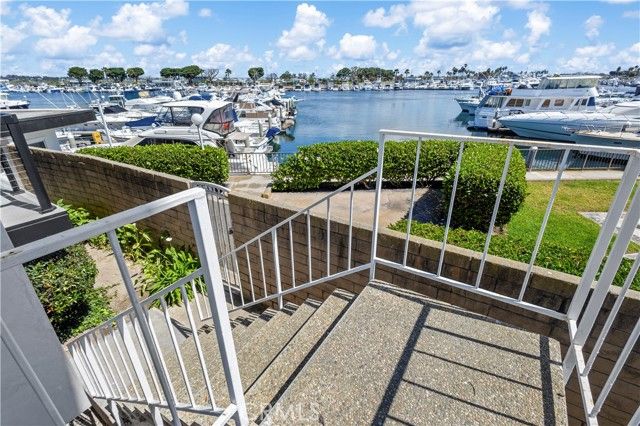 2872 Coast Circle 104, Huntington Beach, CA 92649