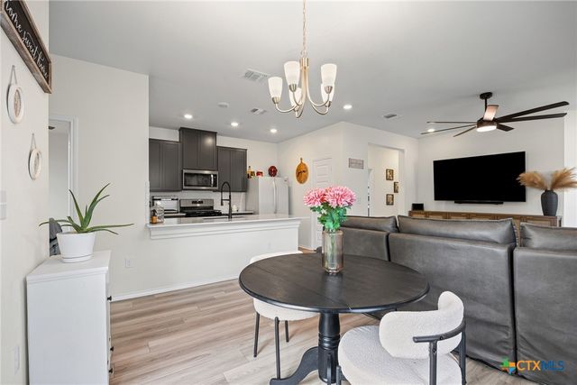 222 Summit Drive, Lockhart, TX 78644