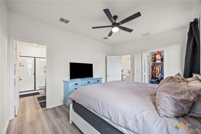 222 Summit Drive, Lockhart, TX 78644