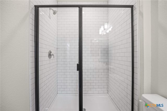 222 Summit Drive, Lockhart, TX 78644