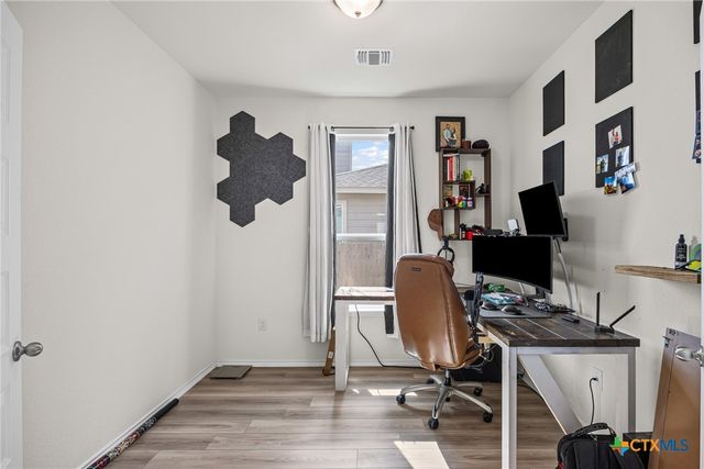 222 Summit Drive, Lockhart, TX 78644