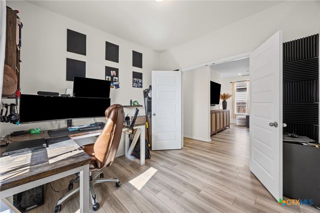 222 Summit Drive, Lockhart, TX 78644