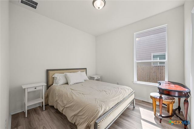 222 Summit Drive, Lockhart, TX 78644