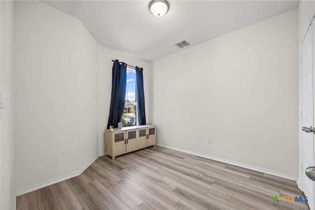 222 Summit Drive, Lockhart, TX 78644