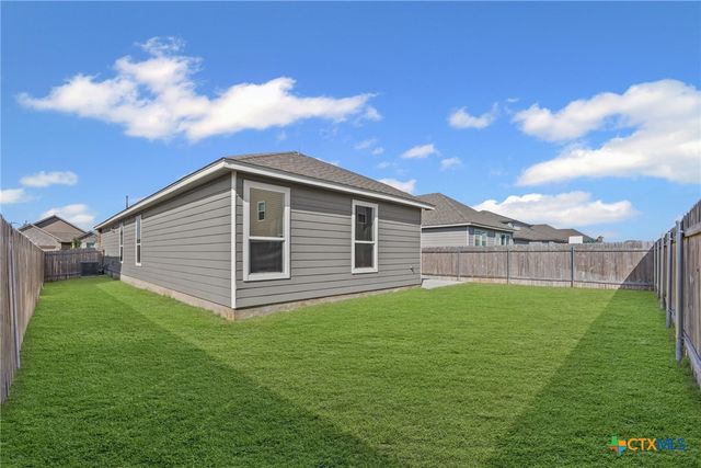 222 Summit Drive, Lockhart, TX 78644