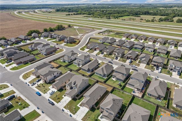 222 Summit Drive, Lockhart, TX 78644