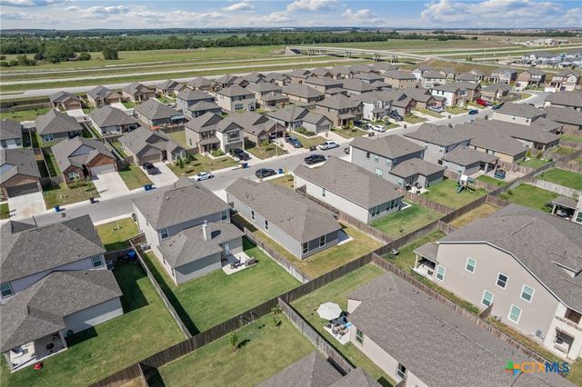 222 Summit Drive, Lockhart, TX 78644