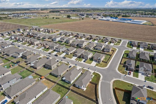 222 Summit Drive, Lockhart, TX 78644