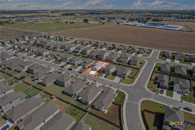 222 Summit Drive, Lockhart, TX 78644