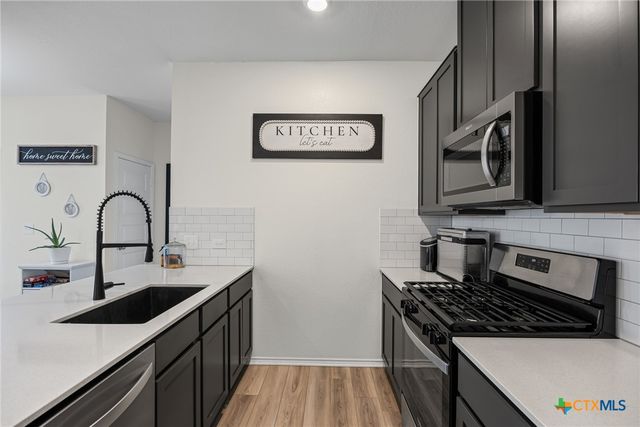 222 Summit Drive, Lockhart, TX 78644