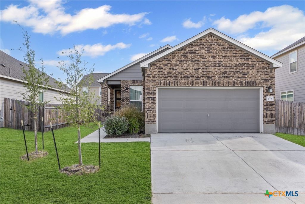 222 Summit Drive, Lockhart, TX 78644