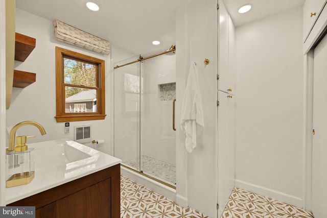 3430 EXECUTIVE AVE, Falls Church, VA 22042