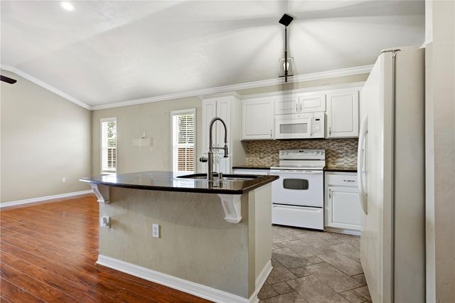 25488 NW 10TH AVENUE, Newberry, FL 32669