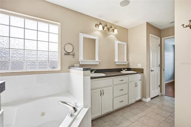 25488 NW 10TH AVENUE, Newberry, FL 32669