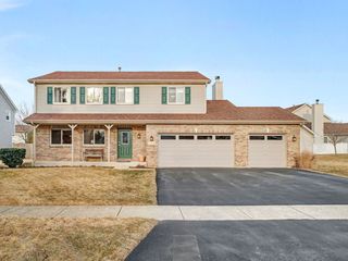 123 Fox Chase Drive S, Oswego, IL 60543